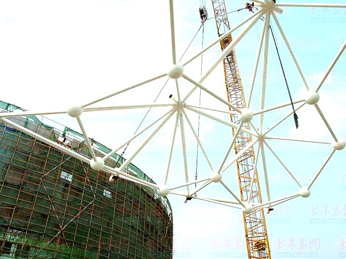 固原体育馆网架安装